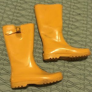 Yellow Sperry Rain boots